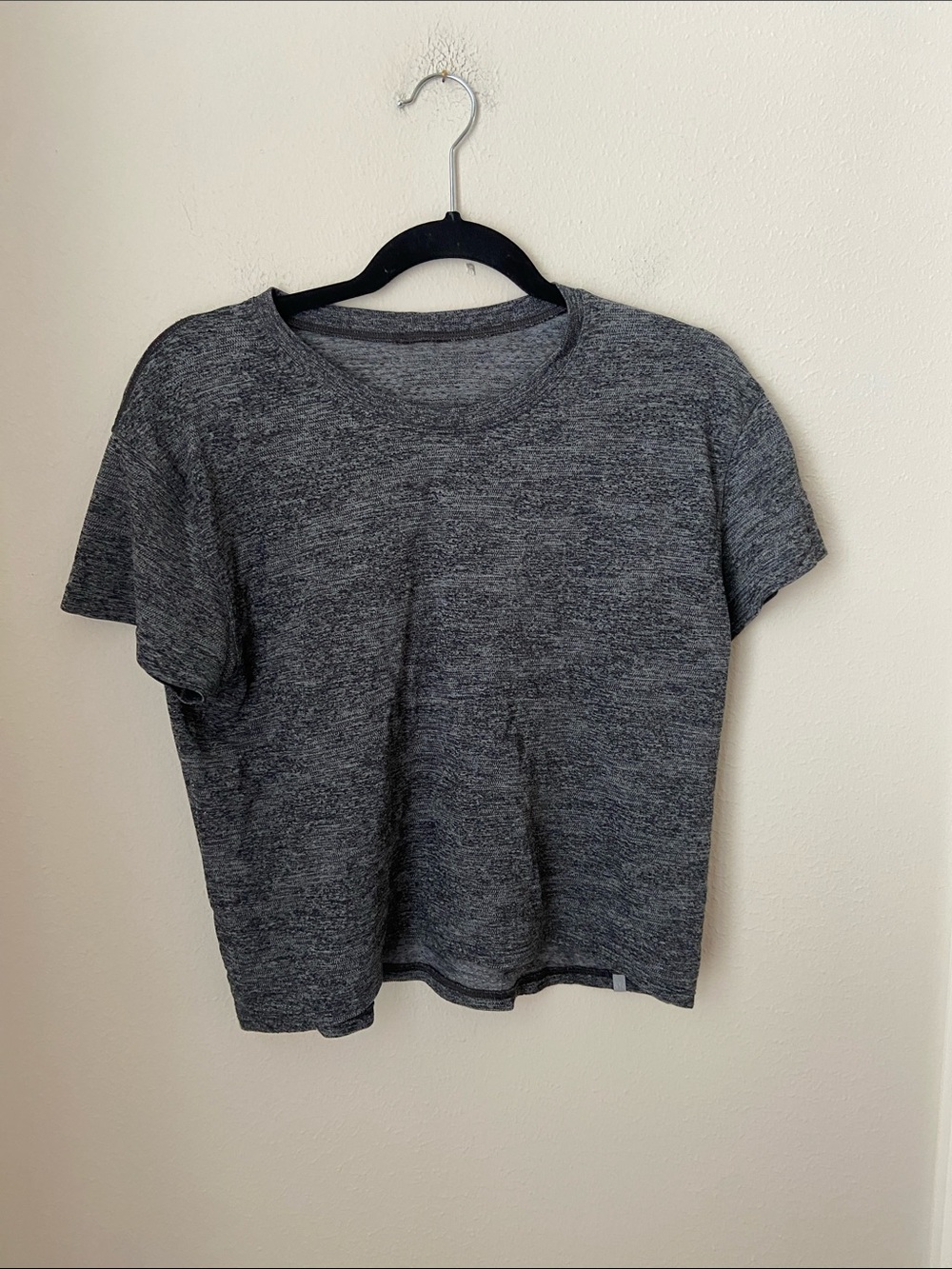 Lululemon Gray Heathered Short Sleeve Athletic Top Women's Size 8–10 No Size Tag